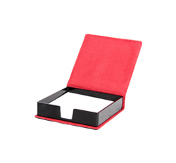 یادداشت رومیزی
جای یادداشت رومیزی مدیریتی، همراه با برگه یادداشت سفید با جعبه مقوایی
