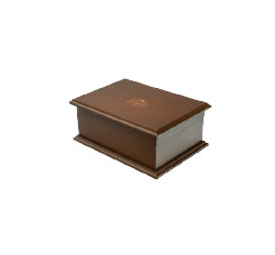جعبه پذیرایی مدل کلاسیک

این مدل جعبه پذیرایی مستطیلی بوده با ارتفاع بیشتر رویه آن براق و داخل آن بصورت جیرمیباشد . جهت استفاده از انواع چایی و نسکافه هات چاکلت و انواع شکلات و .... این محصول با یک جعبه مقوایی سفید ارایه می گردد.